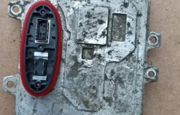 Блок розжига ксенона для Opel Insignia 2013 года на фотографиях