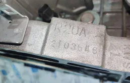 Двигатель без навесного для Honda Stream на фотографиях