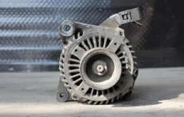 Генератор для Toyota RAV4 2002 года на фотографиях