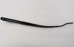 Поводок лобового стеклоочистителя левый для Hyundai Solaris 2021 года на фотографиях