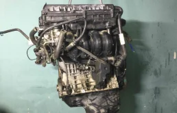 Двигатель без навесного для Volkswagen Polo 1999 года на фотографиях