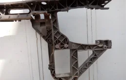 Панель радиатора (телевизор) для BMW X3 2008 года на фотографиях