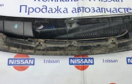 Жабо правое для Nissan Note на фотографиях