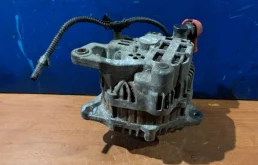 Генератор для Nissan Navara 2008 года на фотографиях