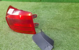 Фонарь внешний левый для Volkswagen Tiguan 2014 года на фотографиях