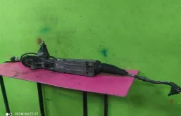 Рулевая рейка для Audi Q5 2016 года на фотографиях