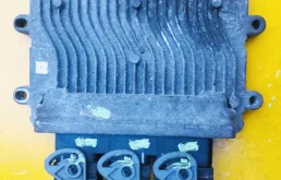 Блок управления двигателем для Peugeot 206 на фотографиях