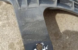 Усилитель переднего бампера для Opel Insignia на фотографиях