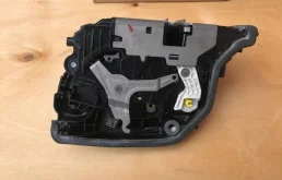 Двери для BMW 7er 2022 года на фотографиях