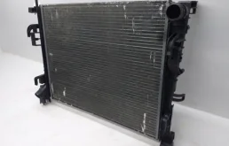 Радиатор охлаждения ДВС для Renault Sandero на фотографиях