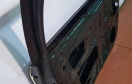 Стекла и зеркала для Toyota Corolla 2014 года на фотографиях