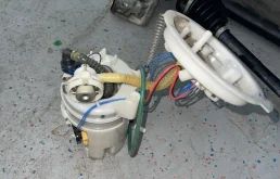 Топливный насос для BMW X3 на фотографиях