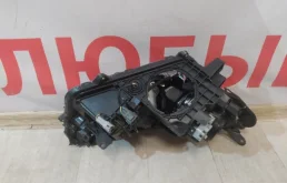 Фара ксенон левая для Toyota RAV4 2021 года на фотографиях