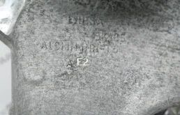 Кулак поворотный правый для Land Rover Range Rover на фотографиях