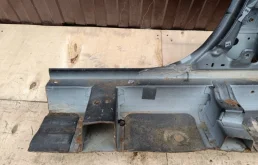 Порог правый для Hyundai Solaris 2014 года на фотографиях