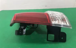 Фонарь правый для Subaru Forester на фотографиях