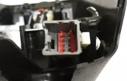 Стекла и зеркала для Land Rover Range Rover 2012 года на фотографиях