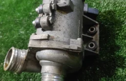 Насос охлаждающей жидкости ДВС(Помпа) для BMW X3 на фотографиях