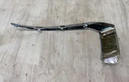 Молдинг переднего бампера левый для Mitsubishi Pajero Sport на фотографиях