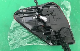 Фонарь правый для Subaru Forester на фотографиях