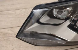 Фары для Volkswagen Touareg 2010 года на фотографиях