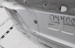 Дверь багажника для Kia Carnival на фотографиях