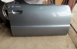 Дверь передняя правая для Audi A4 1998 года на фотографиях