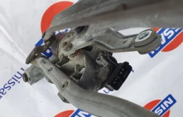 Трапеция стеклоочистителей для Nissan Note на фотографиях