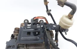 Компрессор пневмоподвески задний для Audi Q7 2018 года на фотографиях