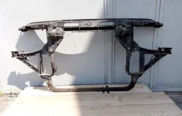 Панель радиатора (телевизор) для BMW X3 2008 года на фотографиях