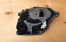 Двери для BMW 7er 2022 года на фотографиях