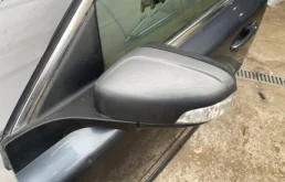 Зеркальный элемент левый для Volvo S60 на фотографиях