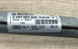 Трапеция стеклоочистителей для Audi Q3 на фотографиях