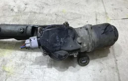 Мотор стеклоочистителя для Nissan Tiida на фотографиях