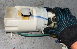 Топливный насос для BMW X3 на фотографиях