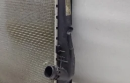Радиатор охлаждения ДВС для BMW 3er 2007 года на фотографиях