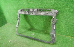 Панель радиатора (телевизор) для Volkswagen Golf 2016 года на фотографиях