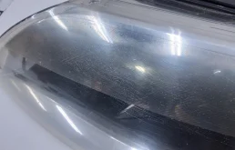 Фара ксенон левая для Audi Q7 2011 года на фотографиях