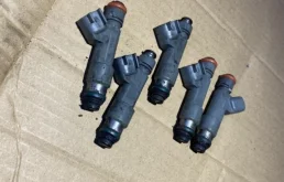 Форсунка топливная для Volvo XC90 2002 года на фотографиях