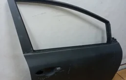 Дверь передняя правая для Kia Ceed 2010 года на фотографиях