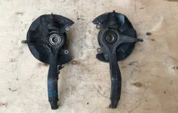 Кулак поворотный левый для Honda Accord 2008 года на фотографиях