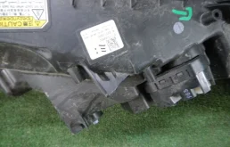 Фара ксенон левая для Toyota Alphard на фотографиях