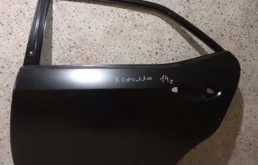 Дверь задняя левая для Toyota Corolla 2007 года на фотографиях