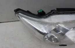 Фары для Toyota Corolla 2006 года на фотографиях