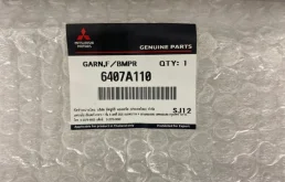 Усилитель переднего бампера для Mitsubishi Pajero Sport 2014 года на фотографиях