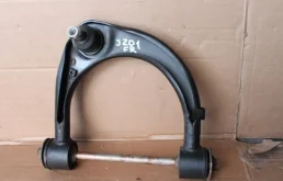 Рычаг передний правый верхний для Lexus LX на фотографиях