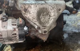 Двигатель без навесного для Nissan Serena 1996 года на фотографиях