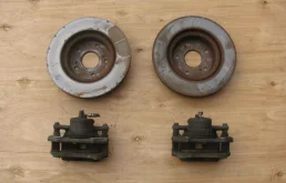 Суппорт задний правый для Suzuki Grand Vitara на фотографиях