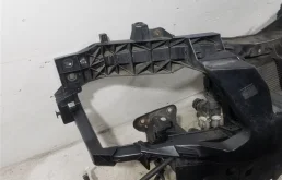 Панель радиатора (телевизор) для Ford Kuga на фотографиях