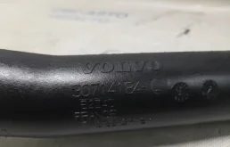 Патрубок интеркулера для Volvo XC90 2012 года на фотографиях